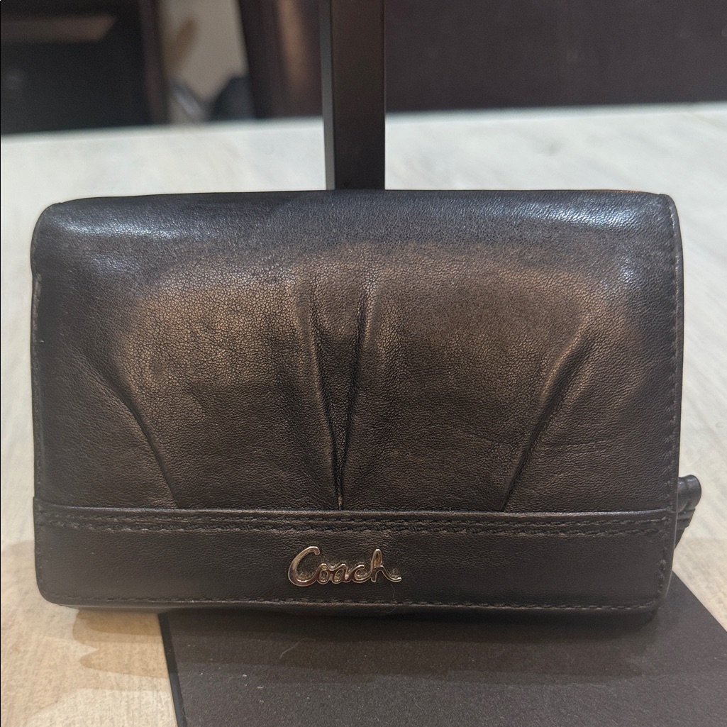 Vintage Coach Soho Black Leather Clutch